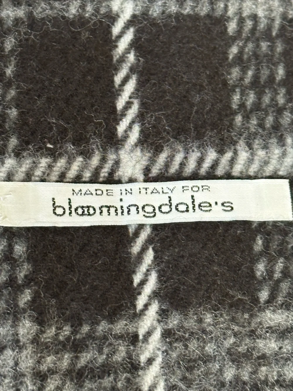 Bloomingdale’s Plaid Fringe Scarf Black Gray Ivory | Classic Winter | Vintage